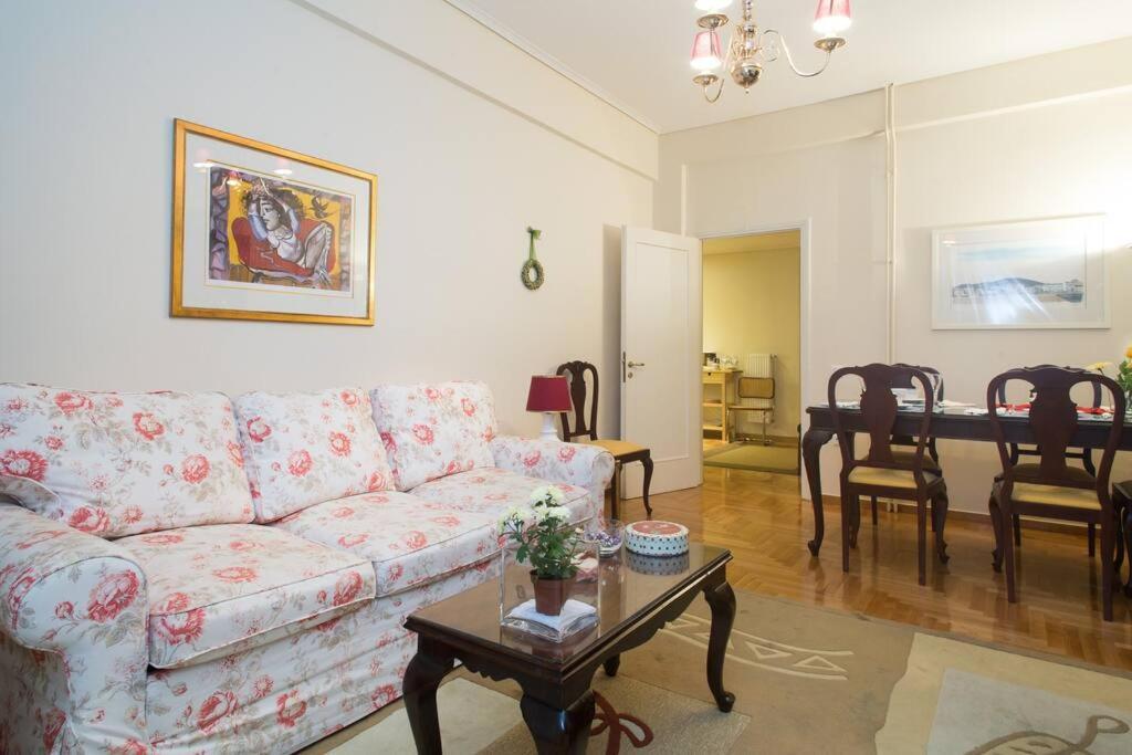 Top-Rated 1-Bedroom Apartment In The Heart Of Athens Luaran gambar